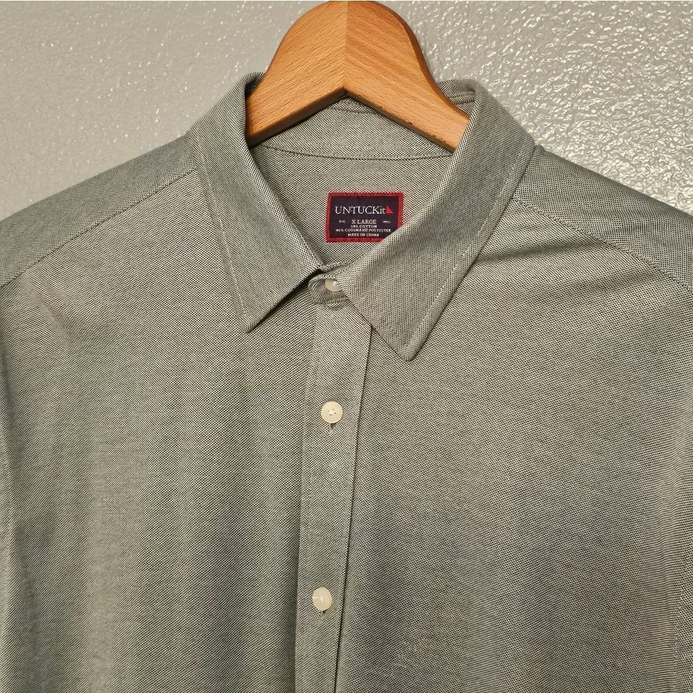 UNTUCKit Shirt Long Sleeve Button Up Size XL Blue/Green Coolmax Polyester Cotton